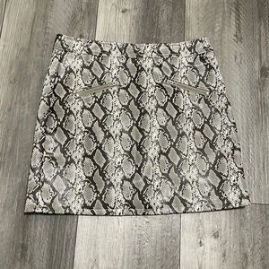 Blank NYC, lined mini‎ skirt, animal print, Python, size 27/4